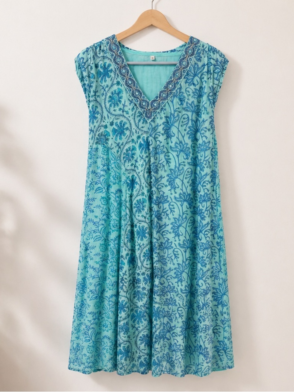 Bella Tu Caftan Dress Size M Blue Floral Cap Sleeve Boho Beach